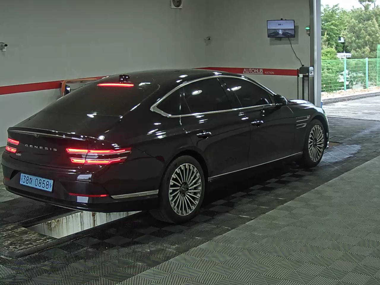 2023 - genesis eg80