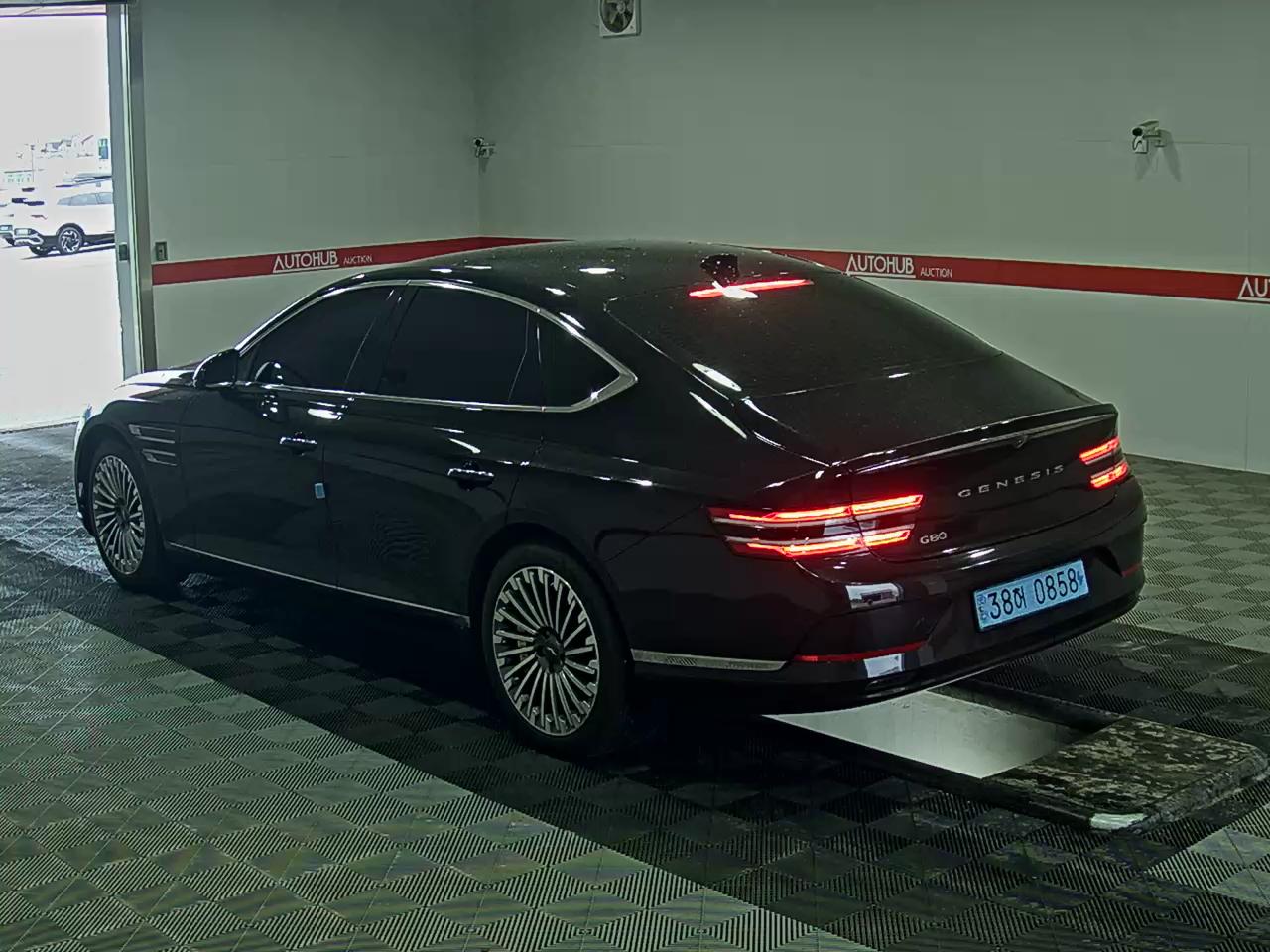 2023 - genesis eg80