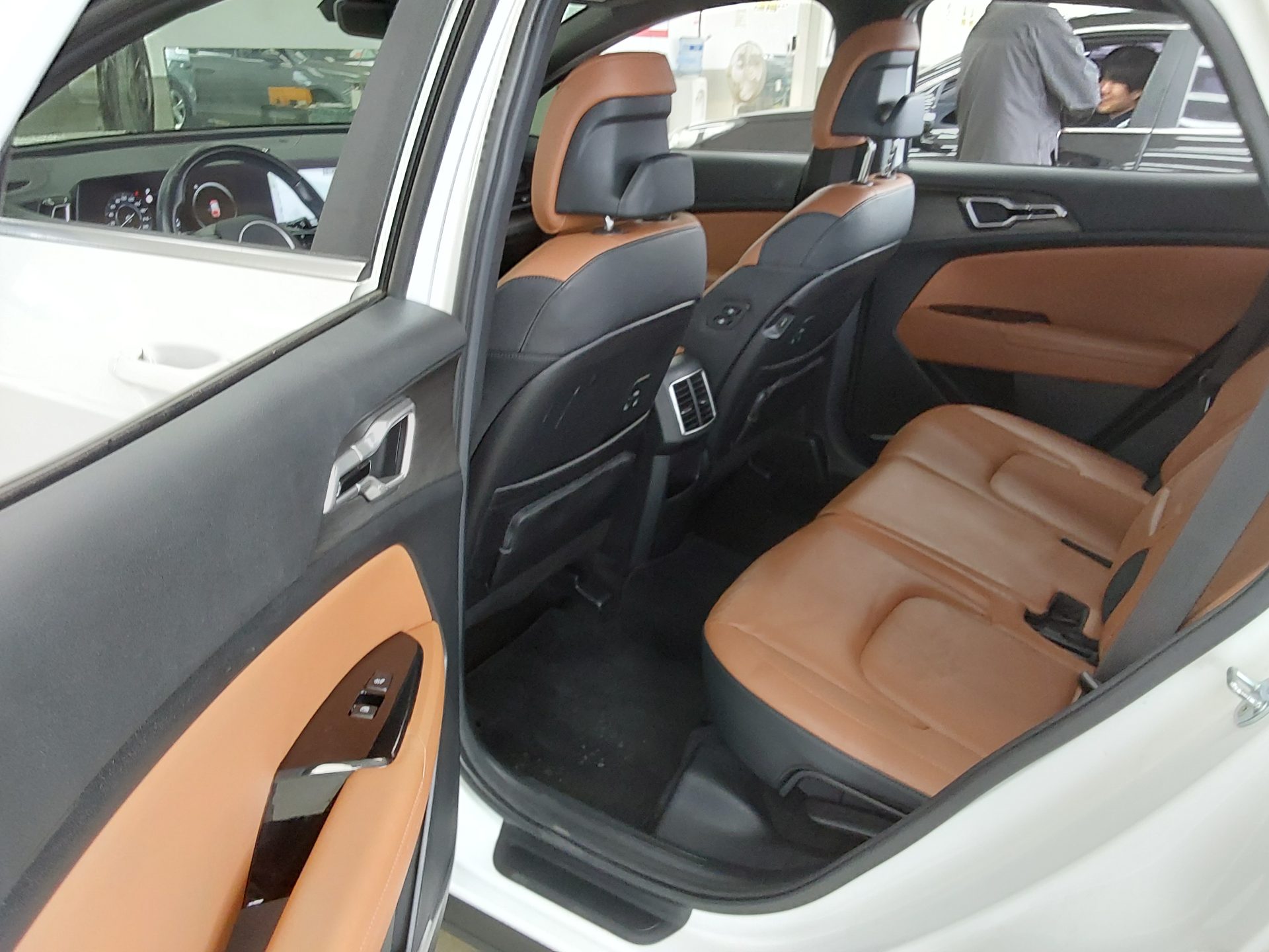 2022 - kia sportage
