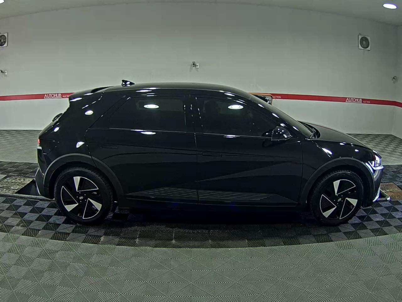 2025 - hyundai ioniq
