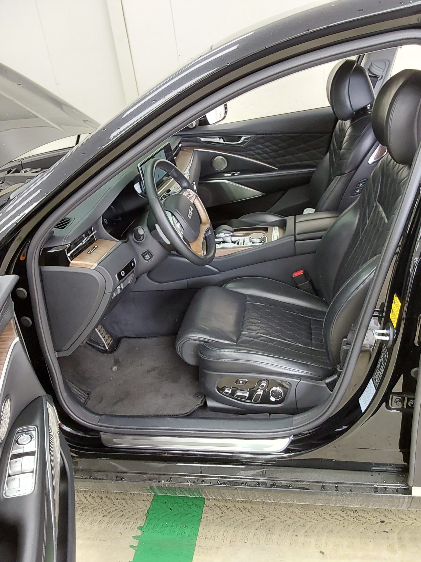 2023 - kia k9