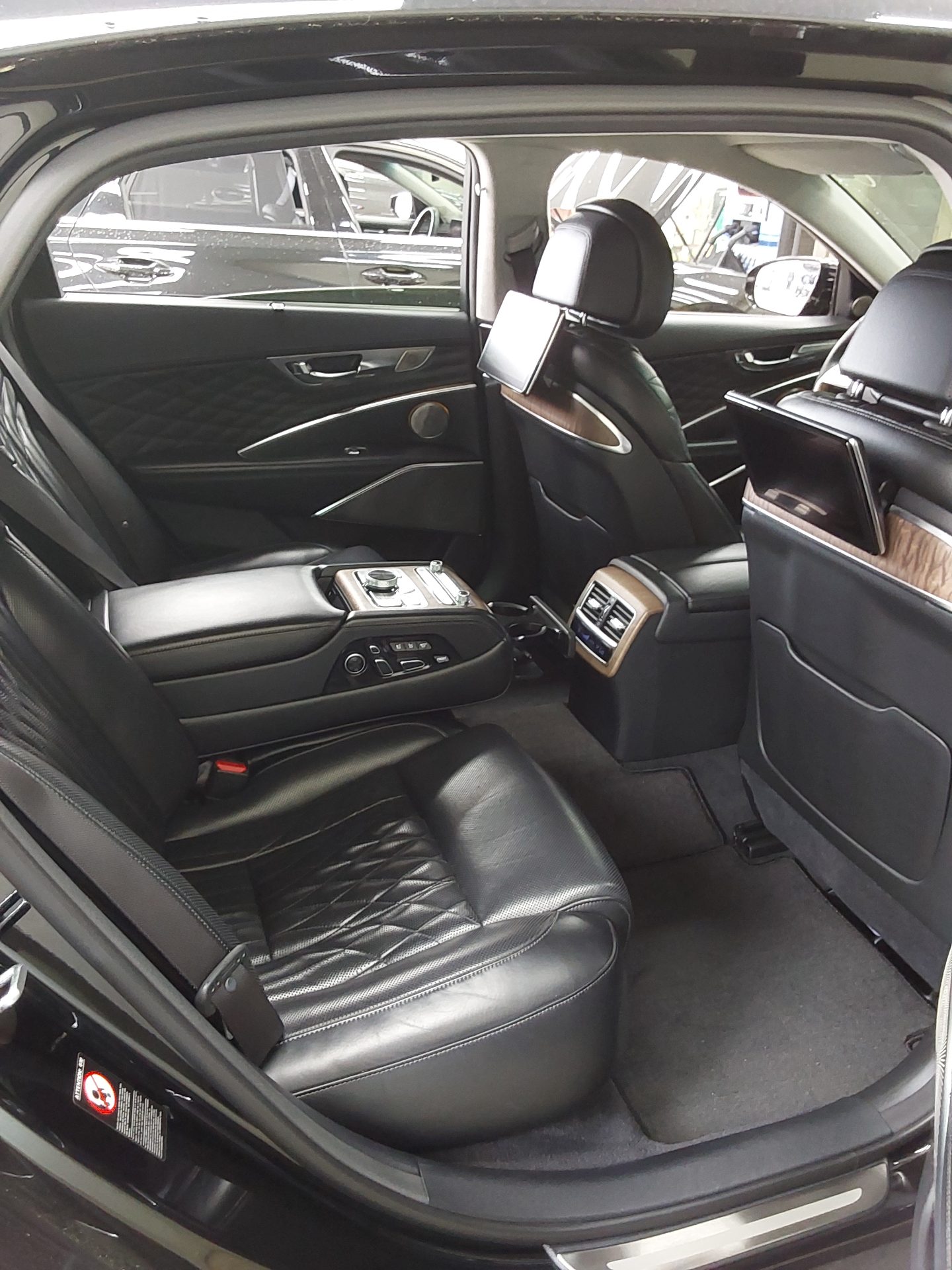 2023 - kia k9