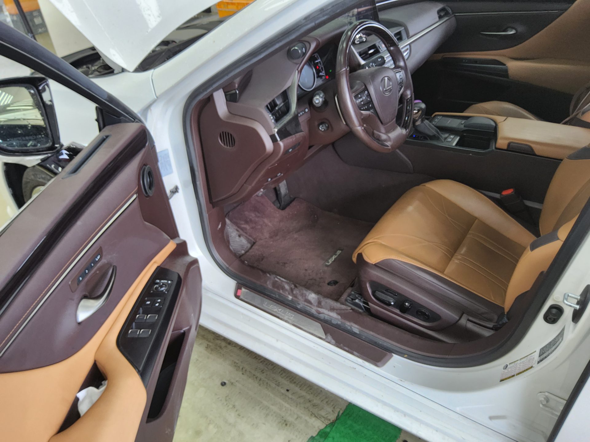 Lexus ES - 9