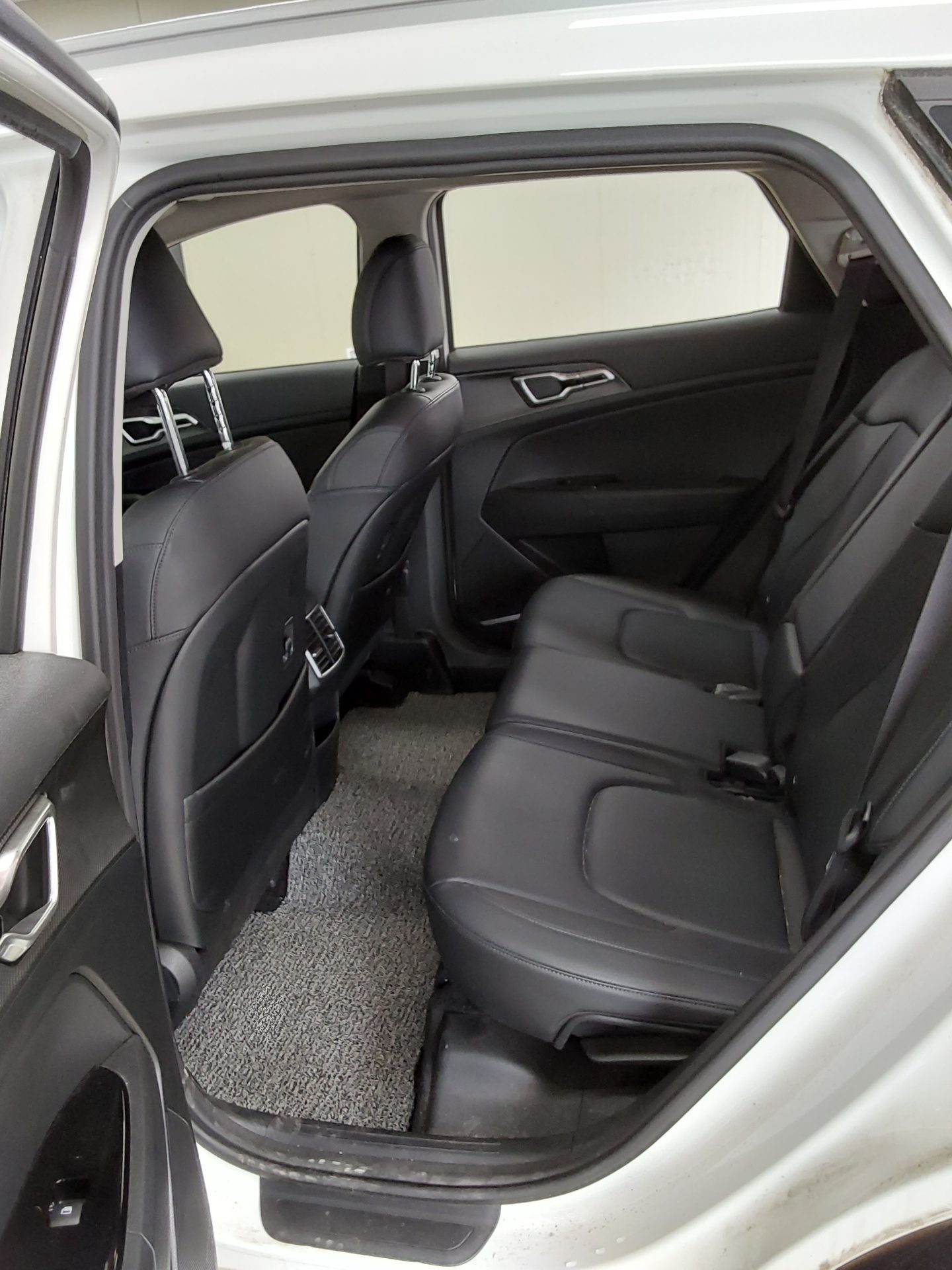 2022 - kia sportage