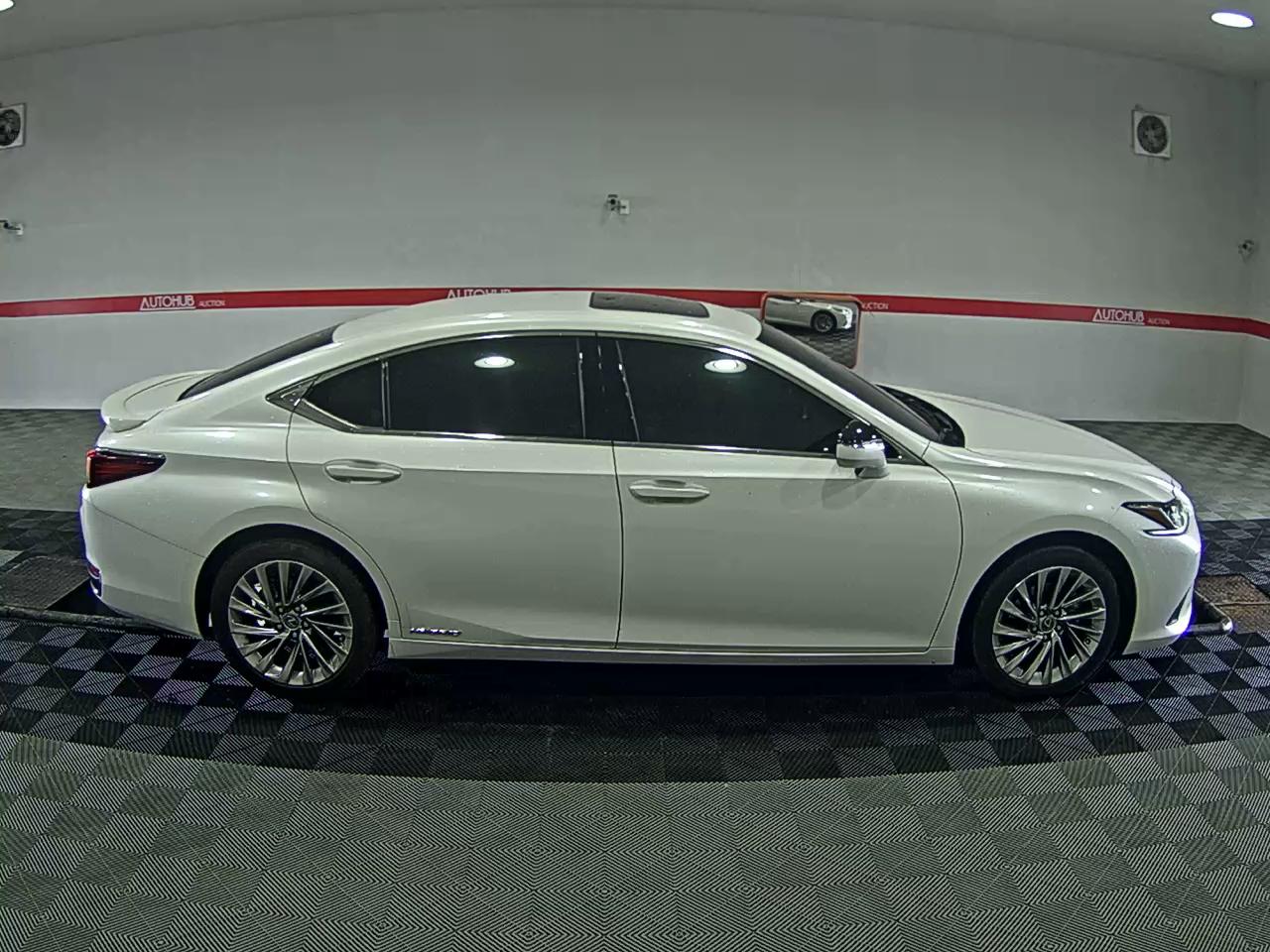 Lexus ES - 3