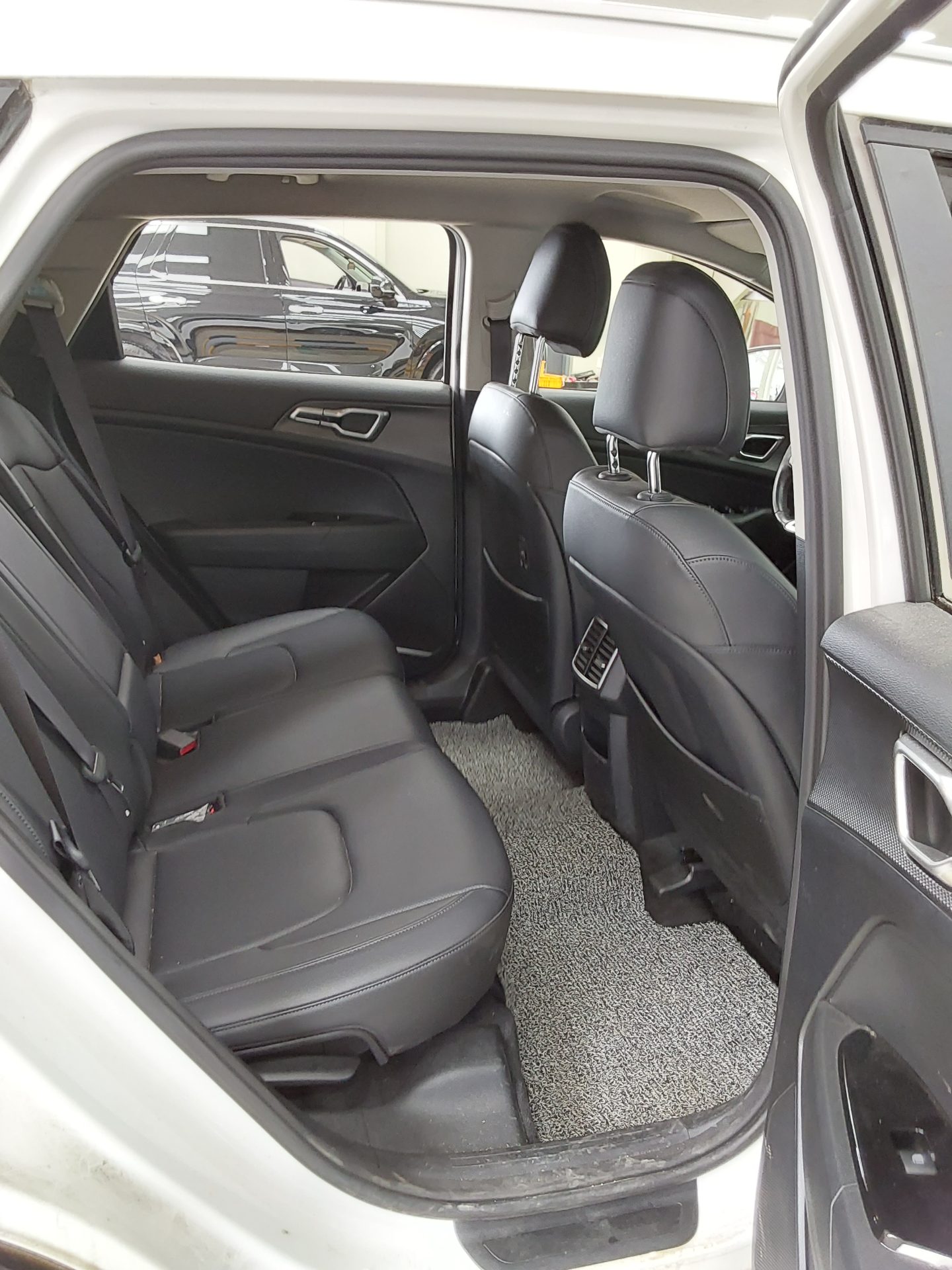 2022 - kia sportage