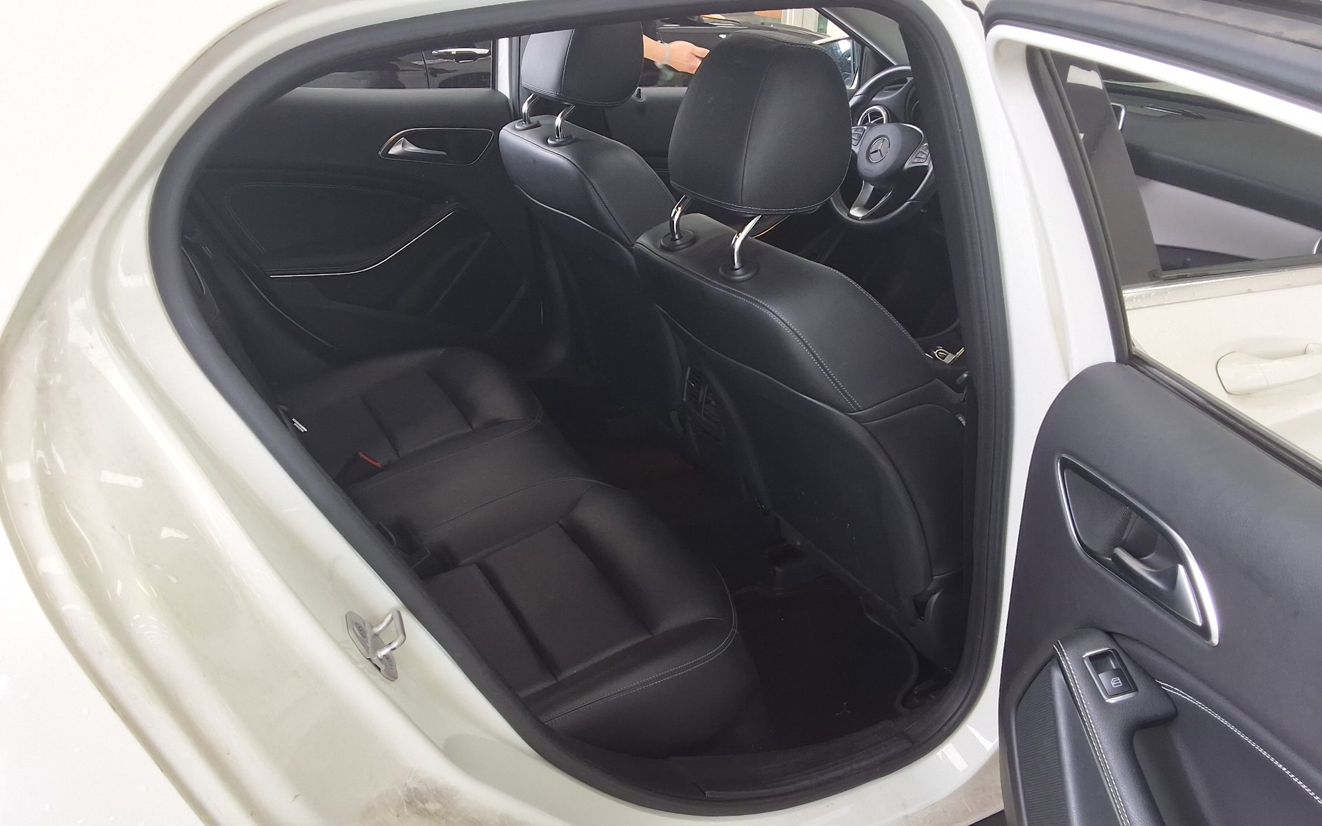 2016 - mercedes-benz 200