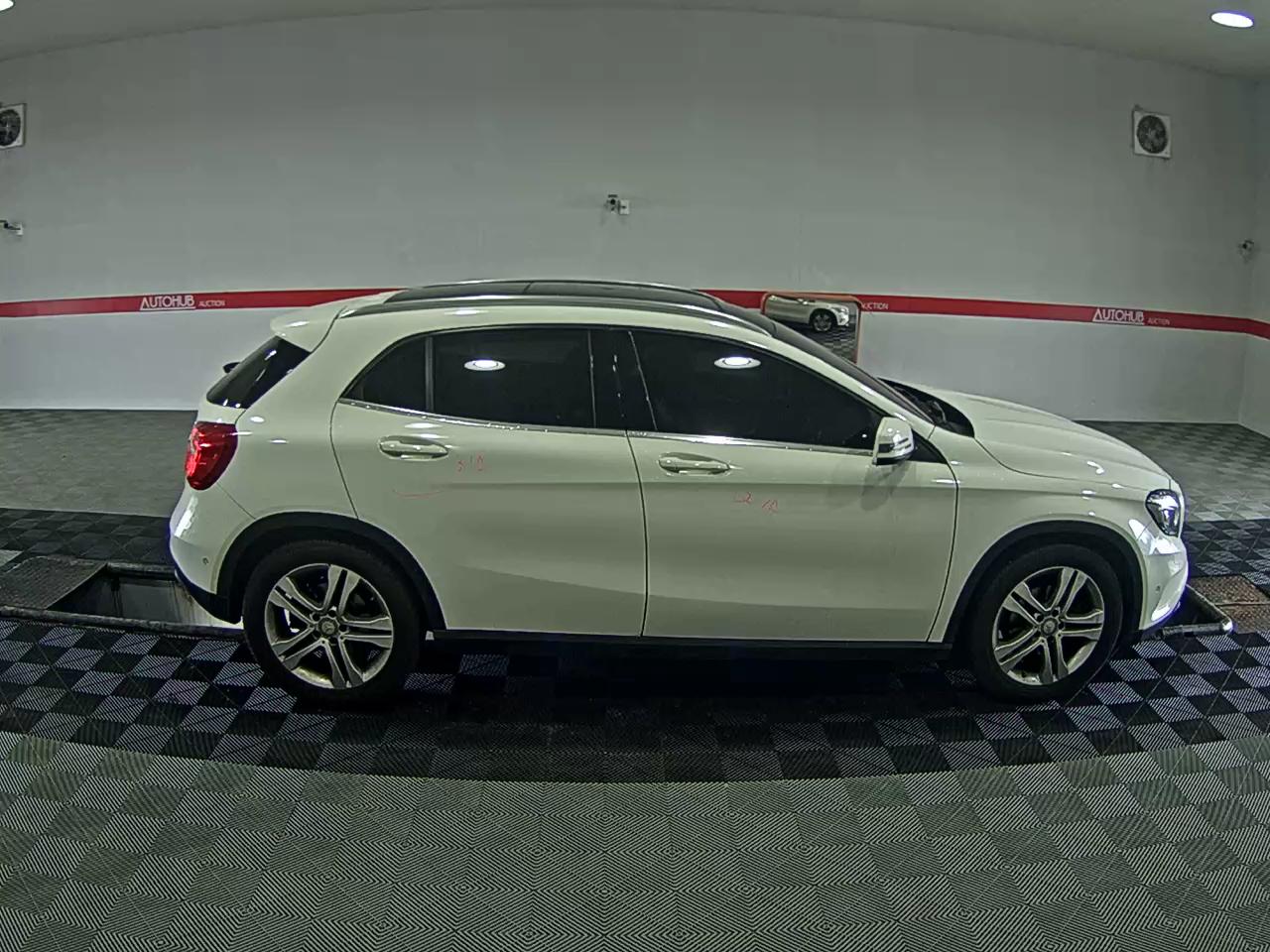 2016 - mercedes-benz 200