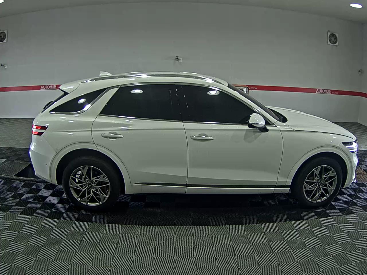 2023 - genesis gv70