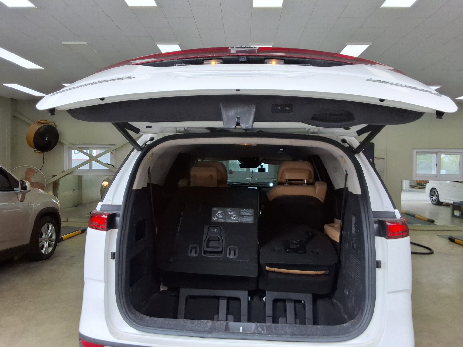 2021 - kia carnival