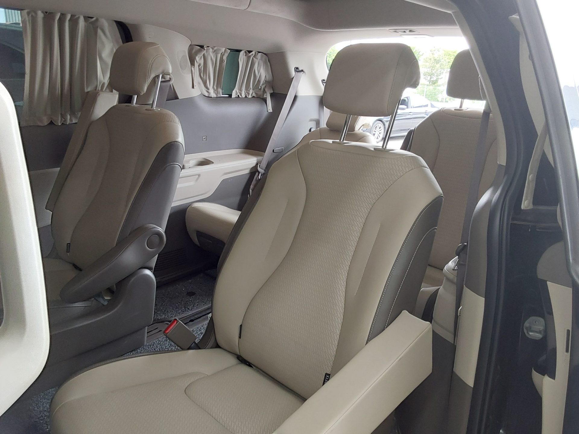 2023 - kia carnival