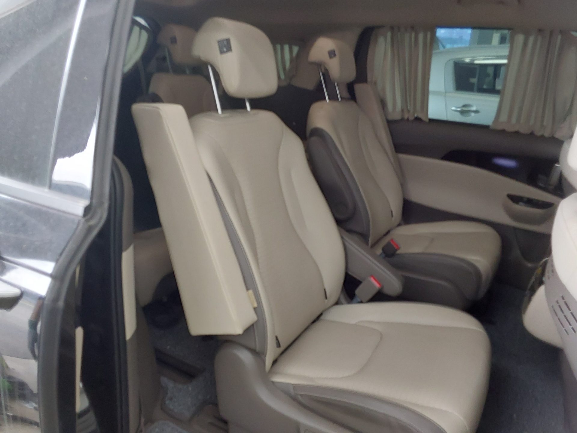 2023 - kia carnival