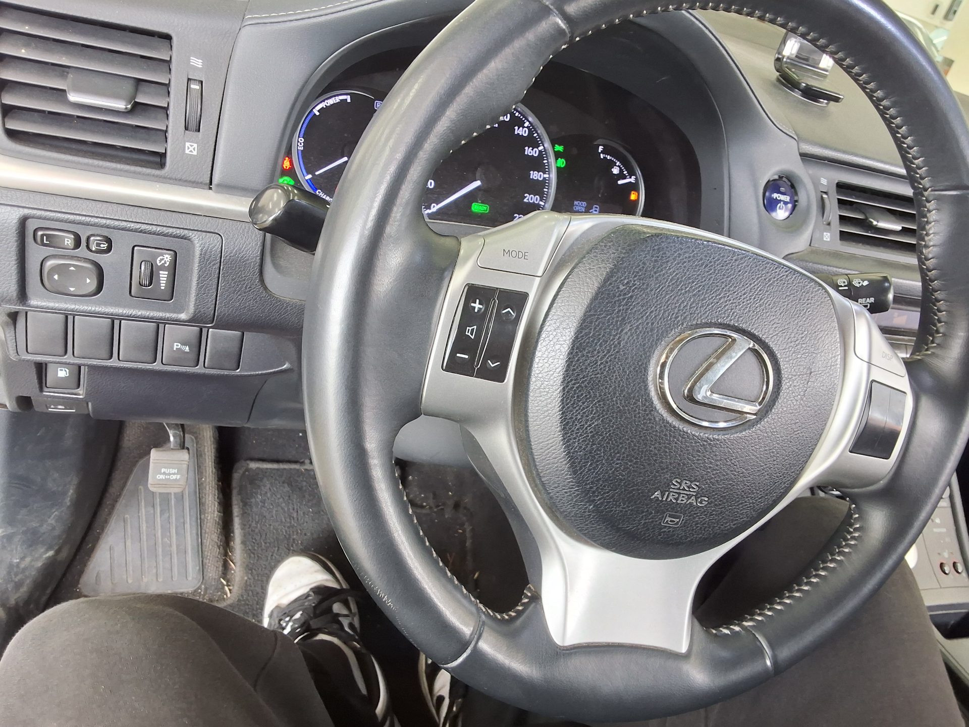 2012 - lexus ct 200h