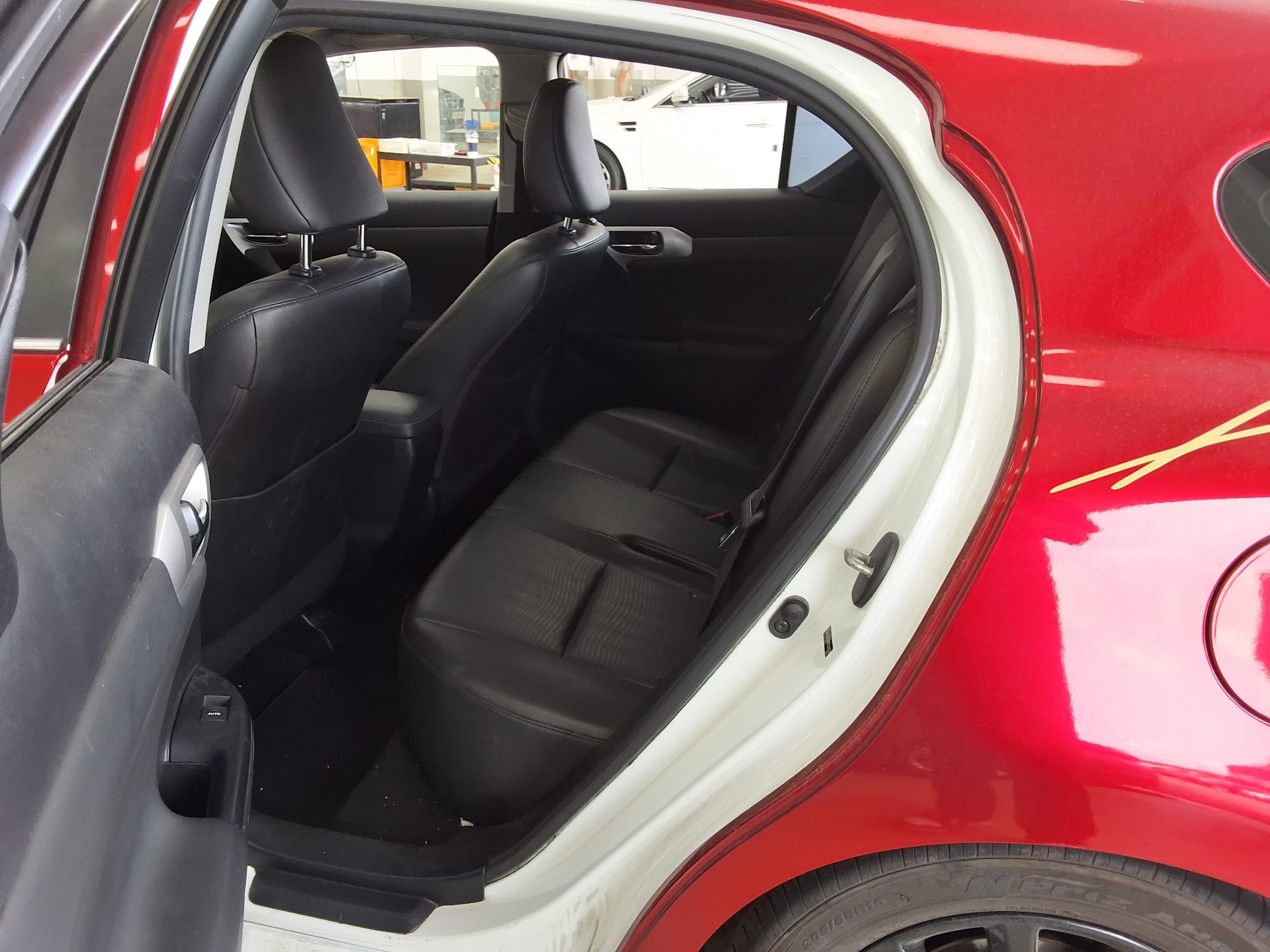 2012 - lexus ct 200h