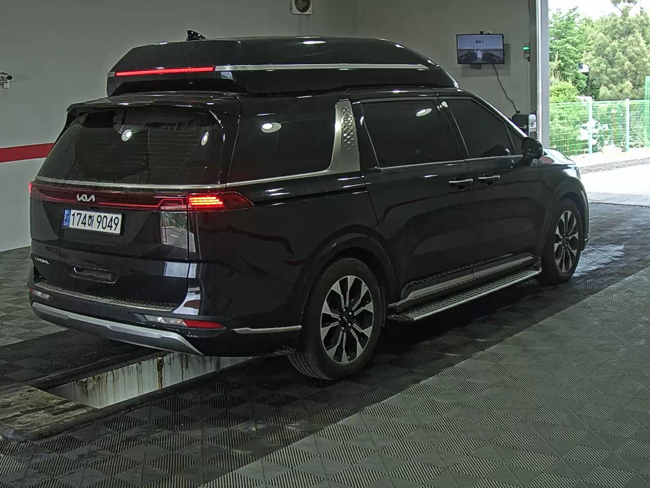 2023 - kia carnival