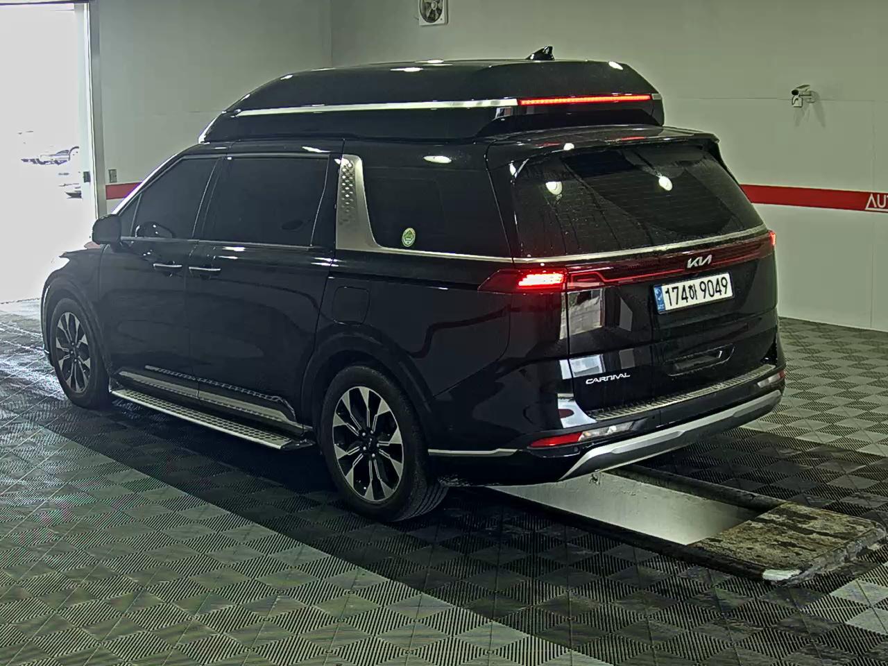 2023 - kia carnival