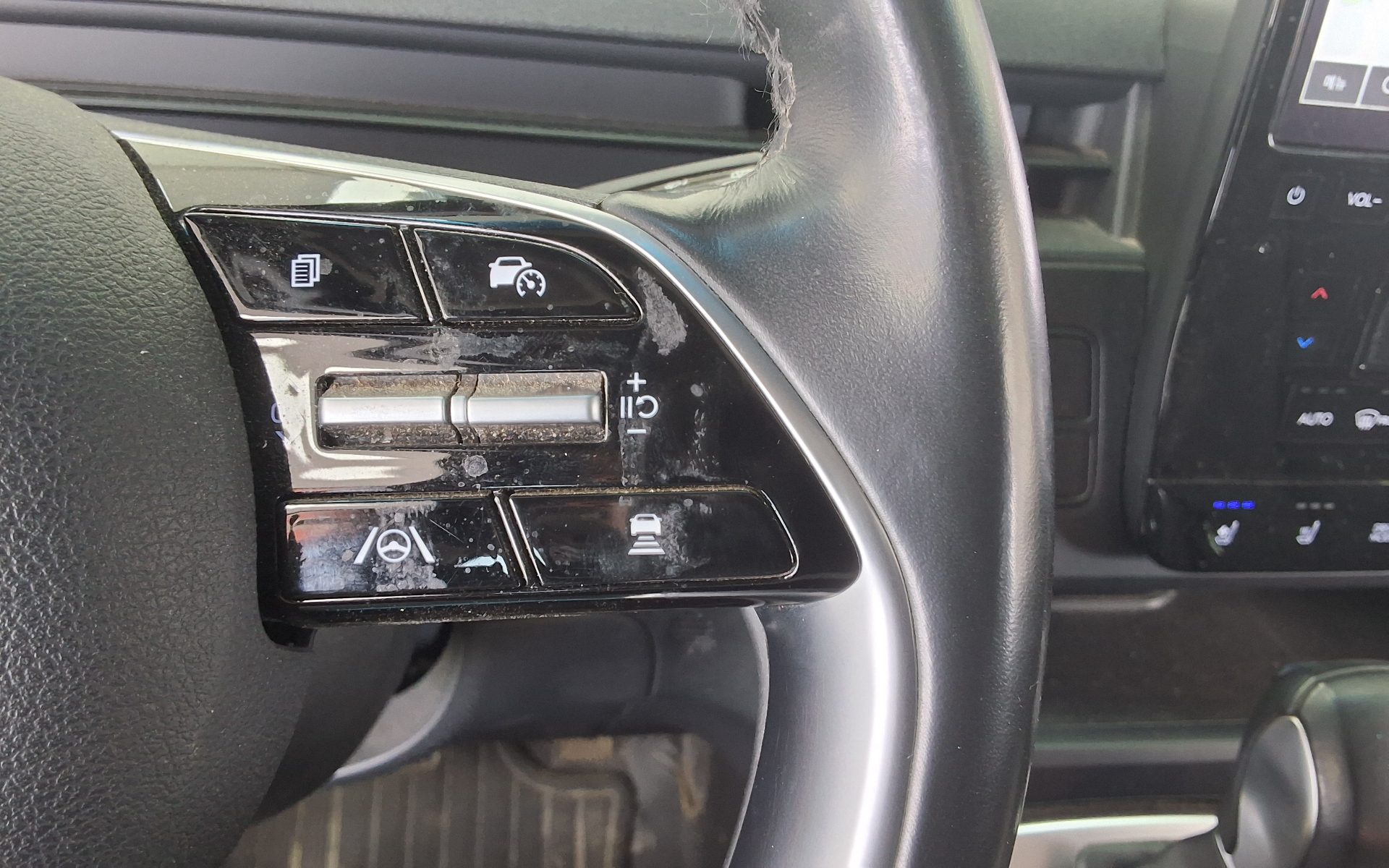 2023 - hyundai staria