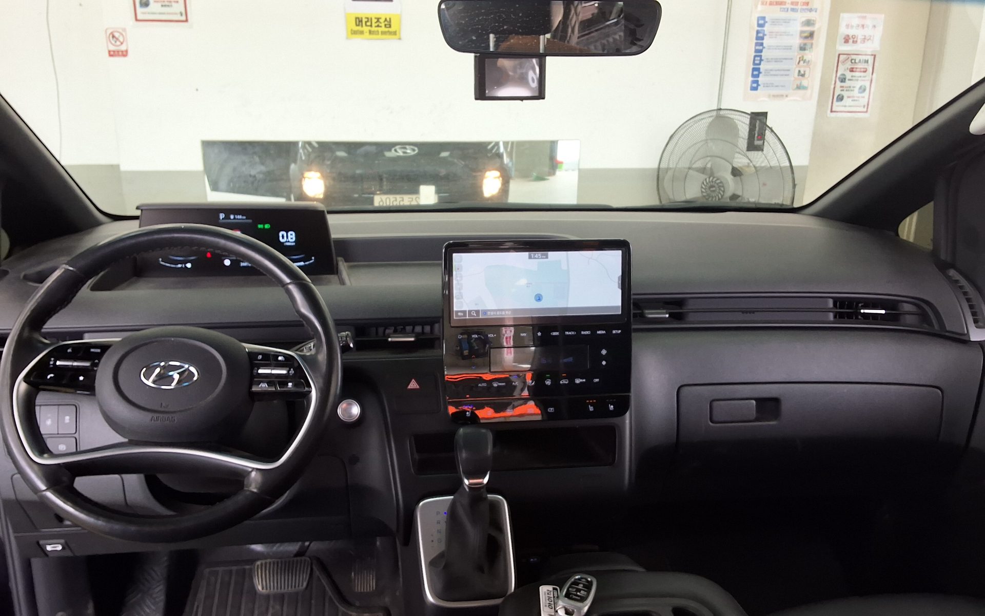 2023 - hyundai staria