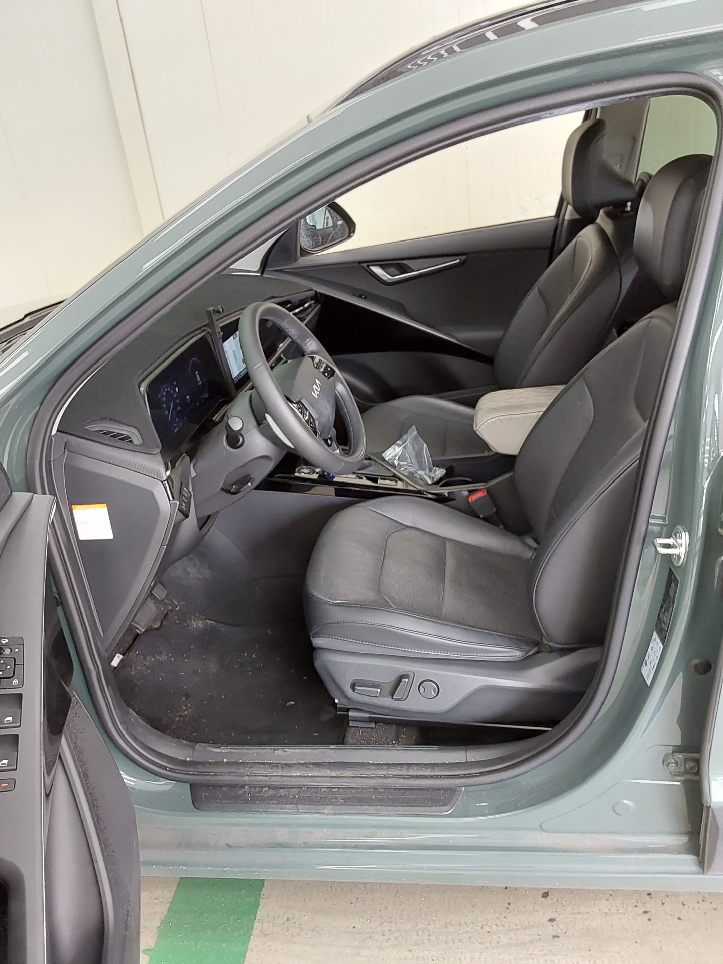 2023 - kia niro