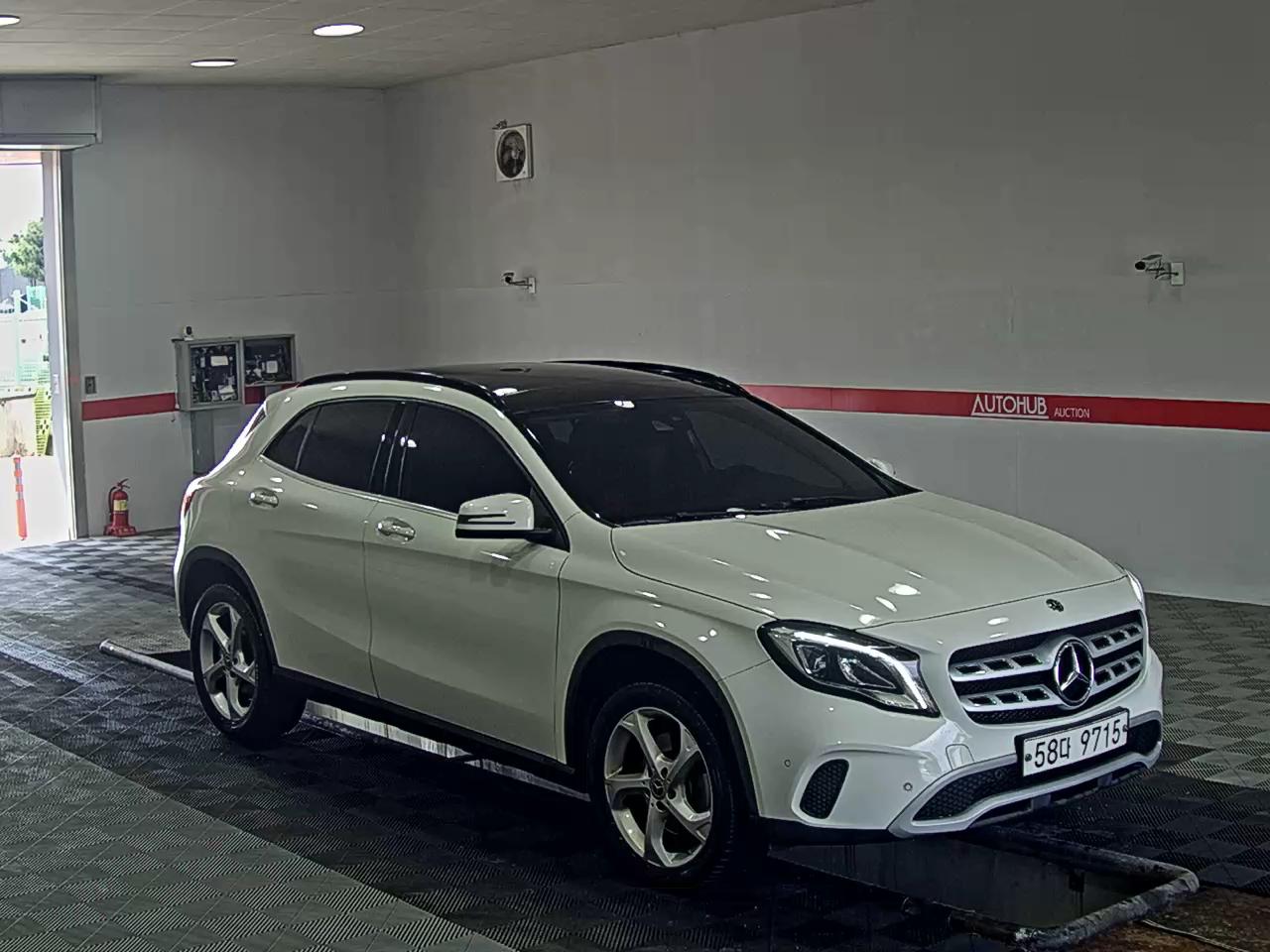 2018 - mercedes-benz gla 220