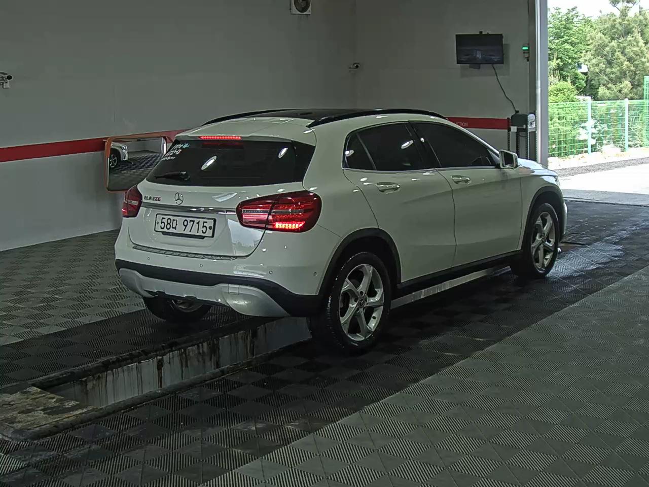 2018 - mercedes-benz gla 220