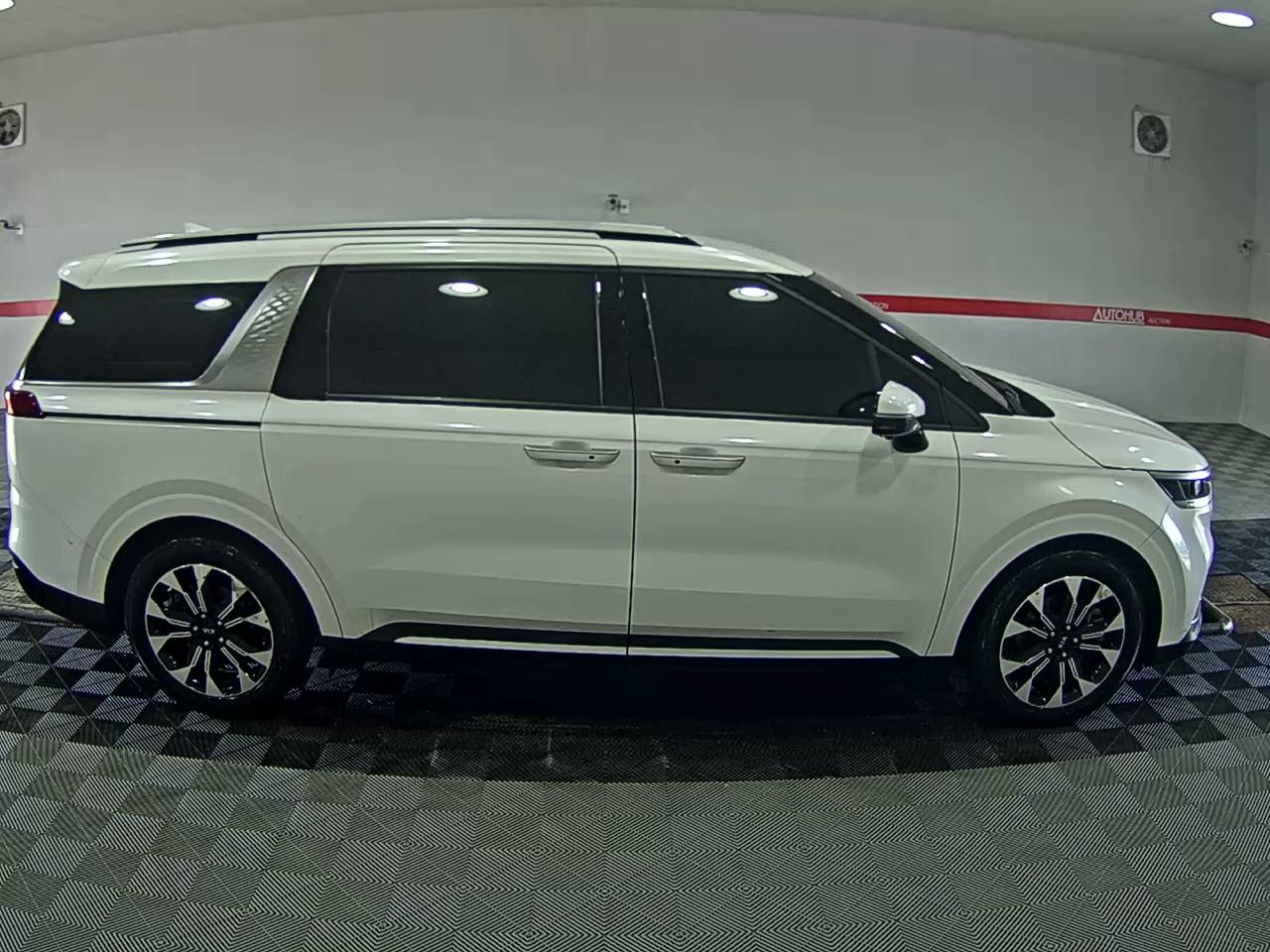 2021 - kia carnival