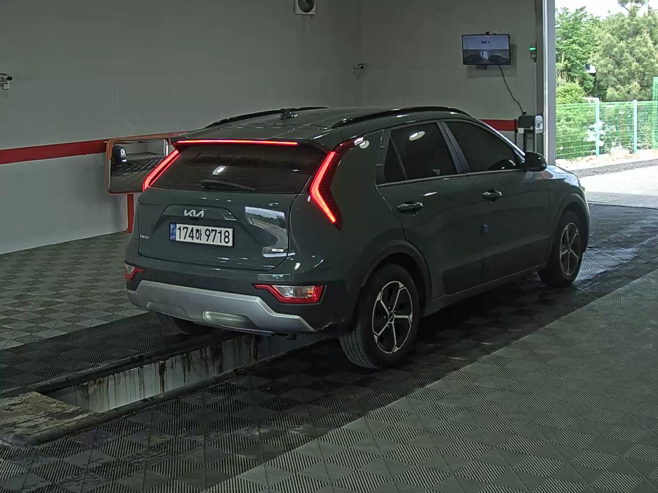 2023 - kia niro