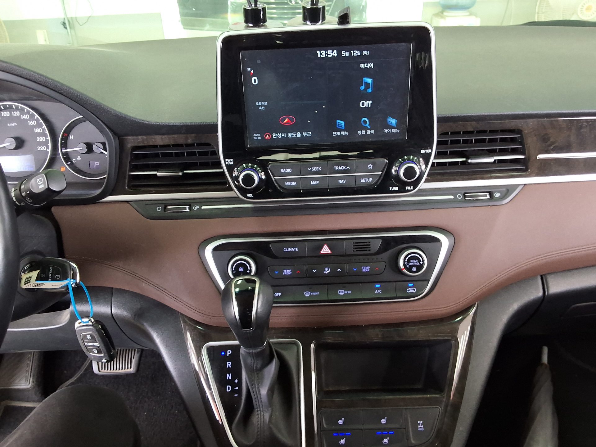 2019 - hyundai grand starex