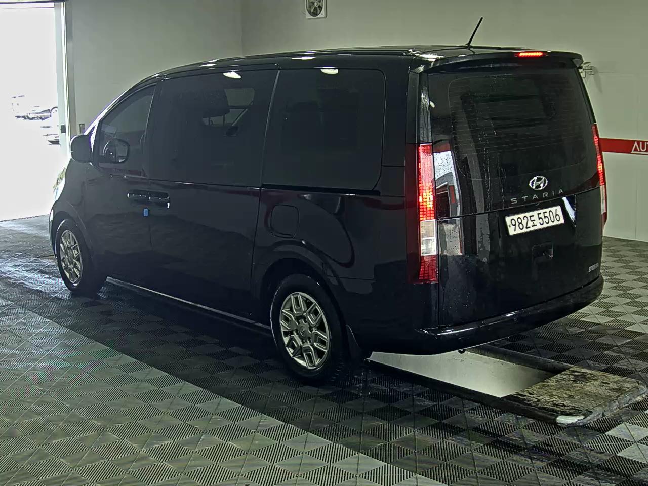 2023 - hyundai staria