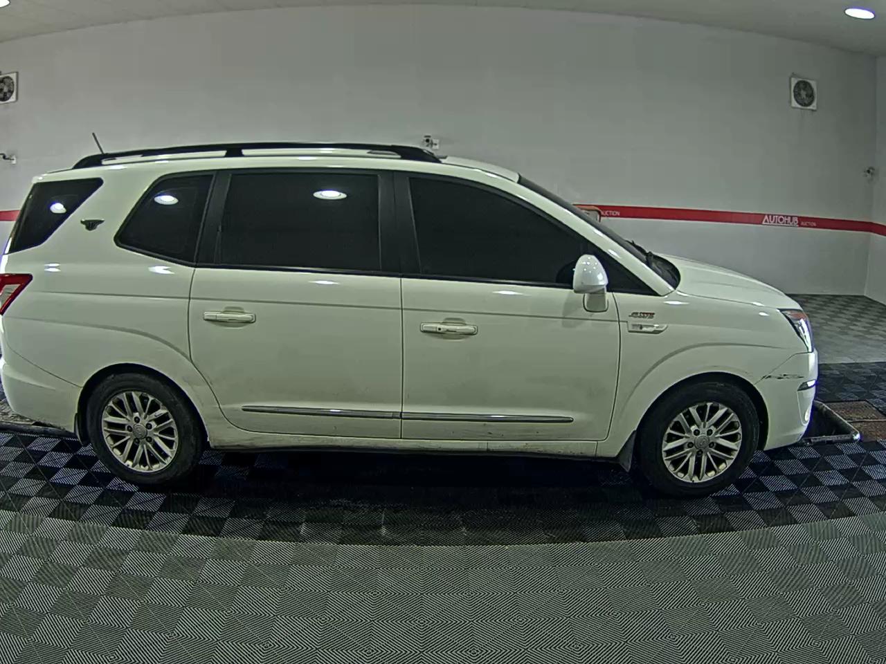 KG Mobility Korando Turismo - 3
