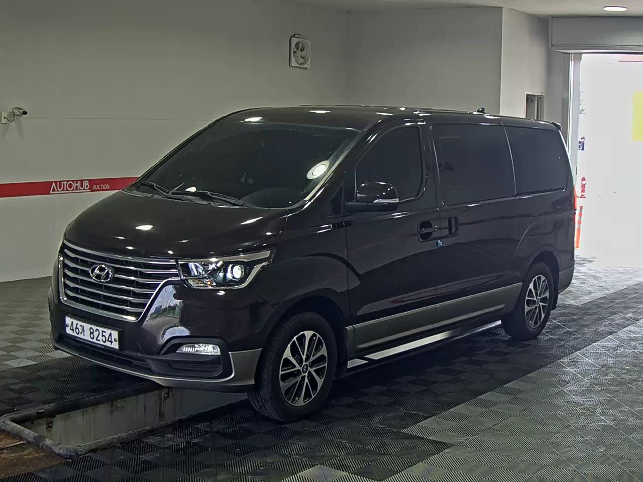 HYUNDAI GRAND STAREX