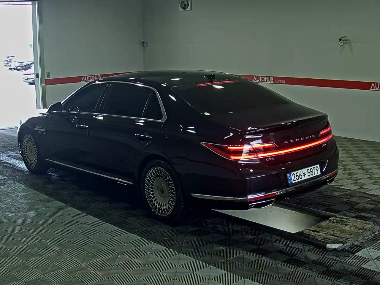 2021 - genesis g90