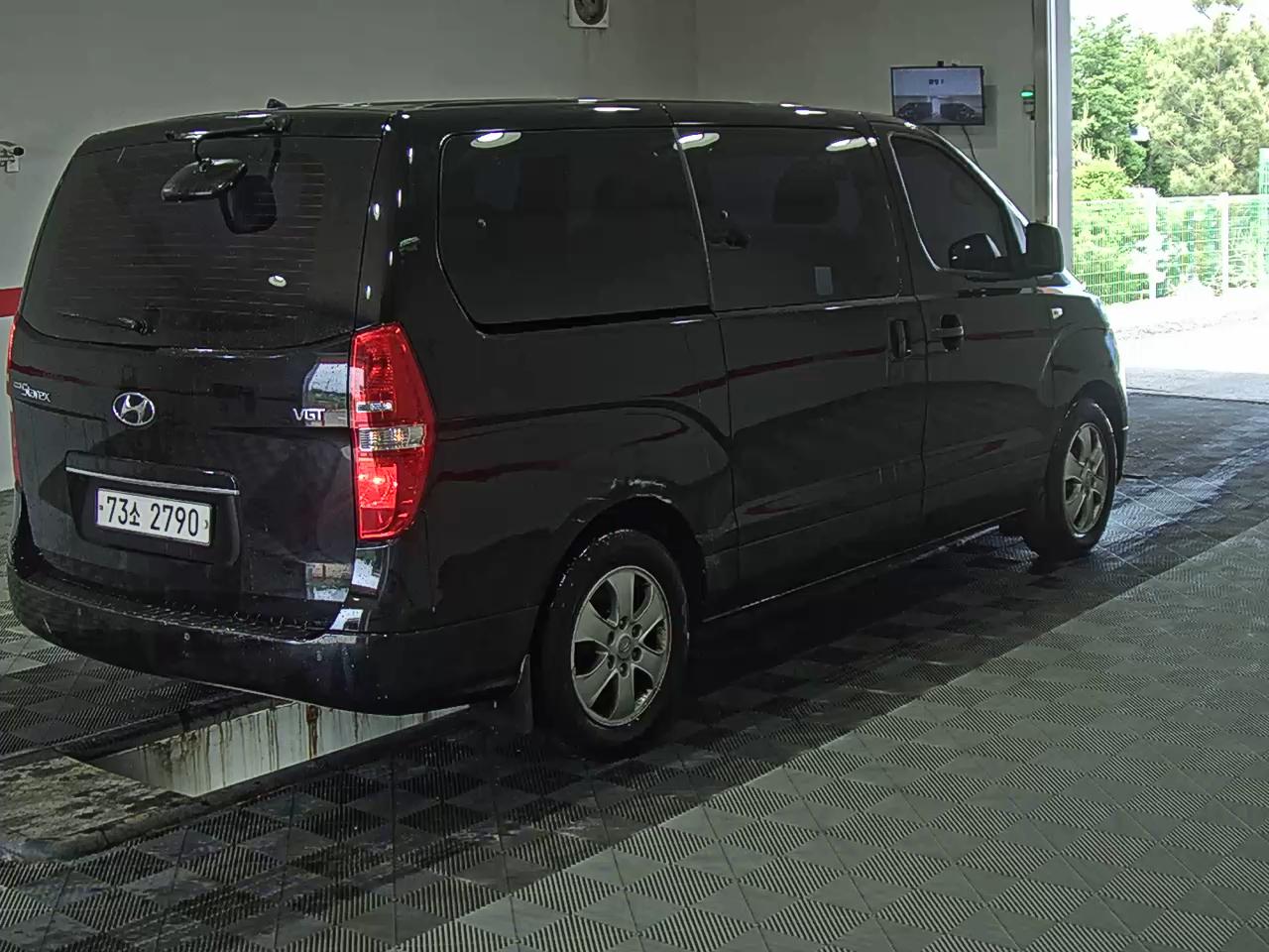 2018 - hyundai grand starex
