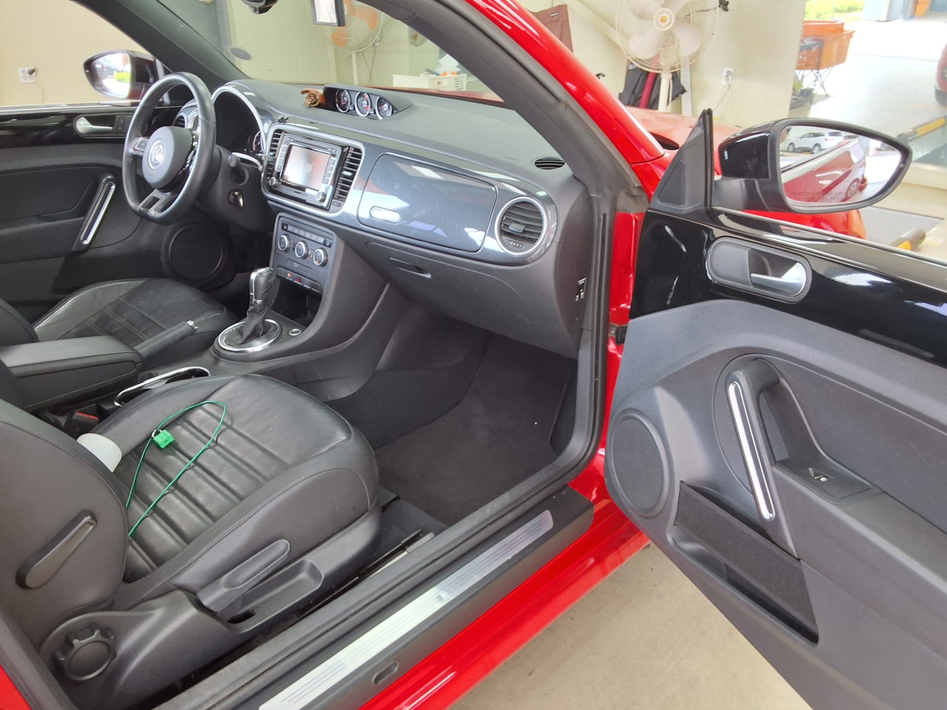 2014 - volkswagen beetle