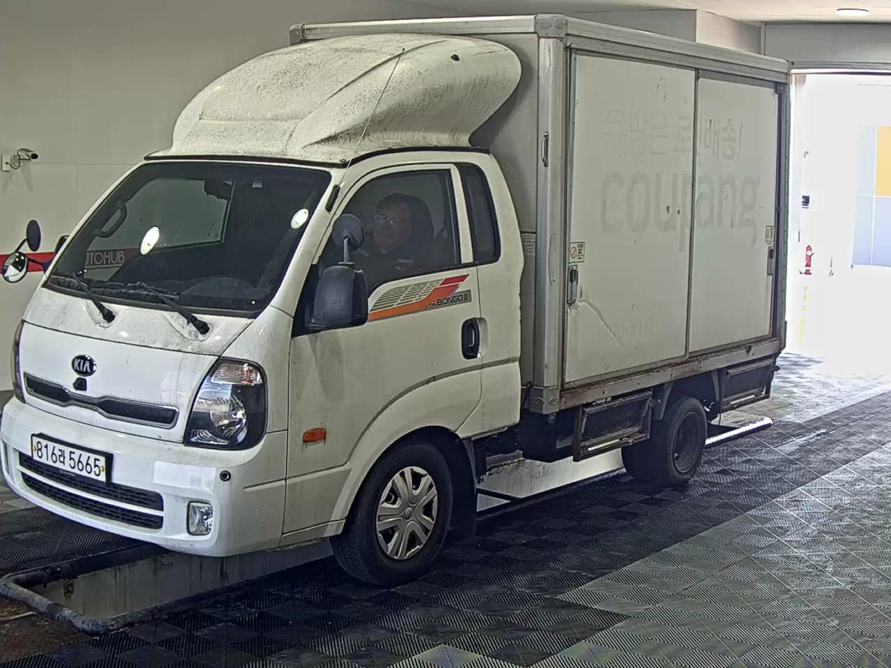 KIA BONGO III CARGO BUILT-IN BOX TRUCK 1 TON KING CAB