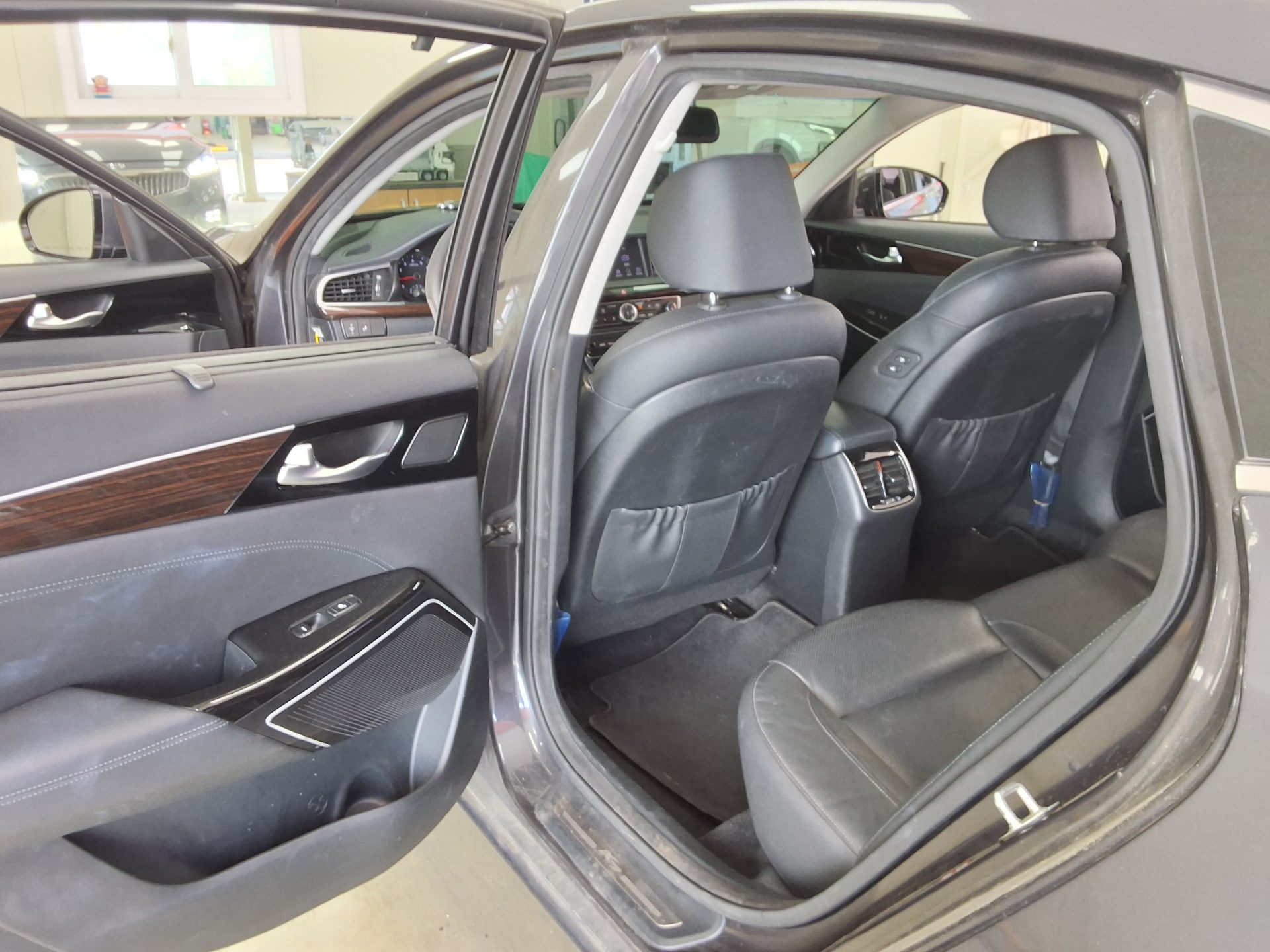 2018 - kia k7