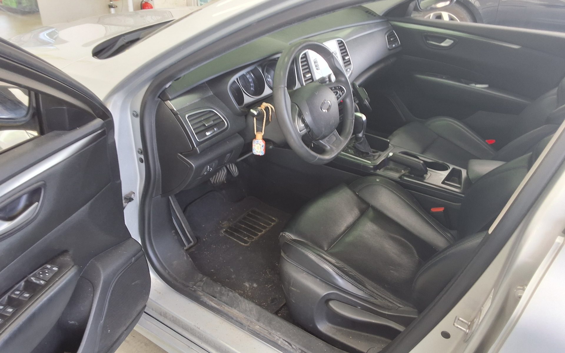 2019 - renault sm6