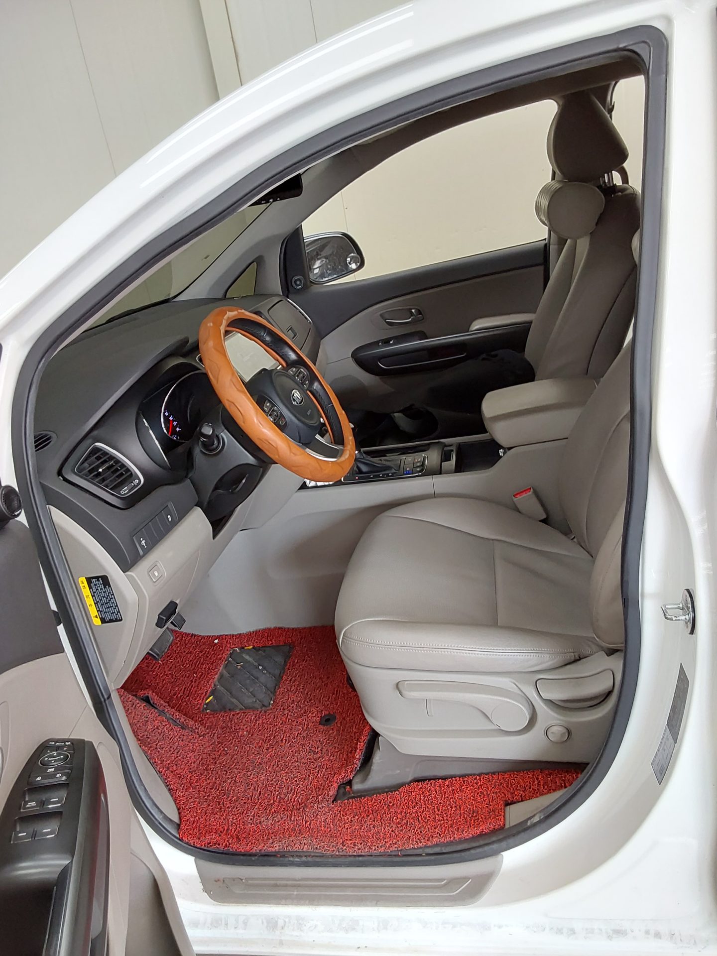 2016 - kia carnival