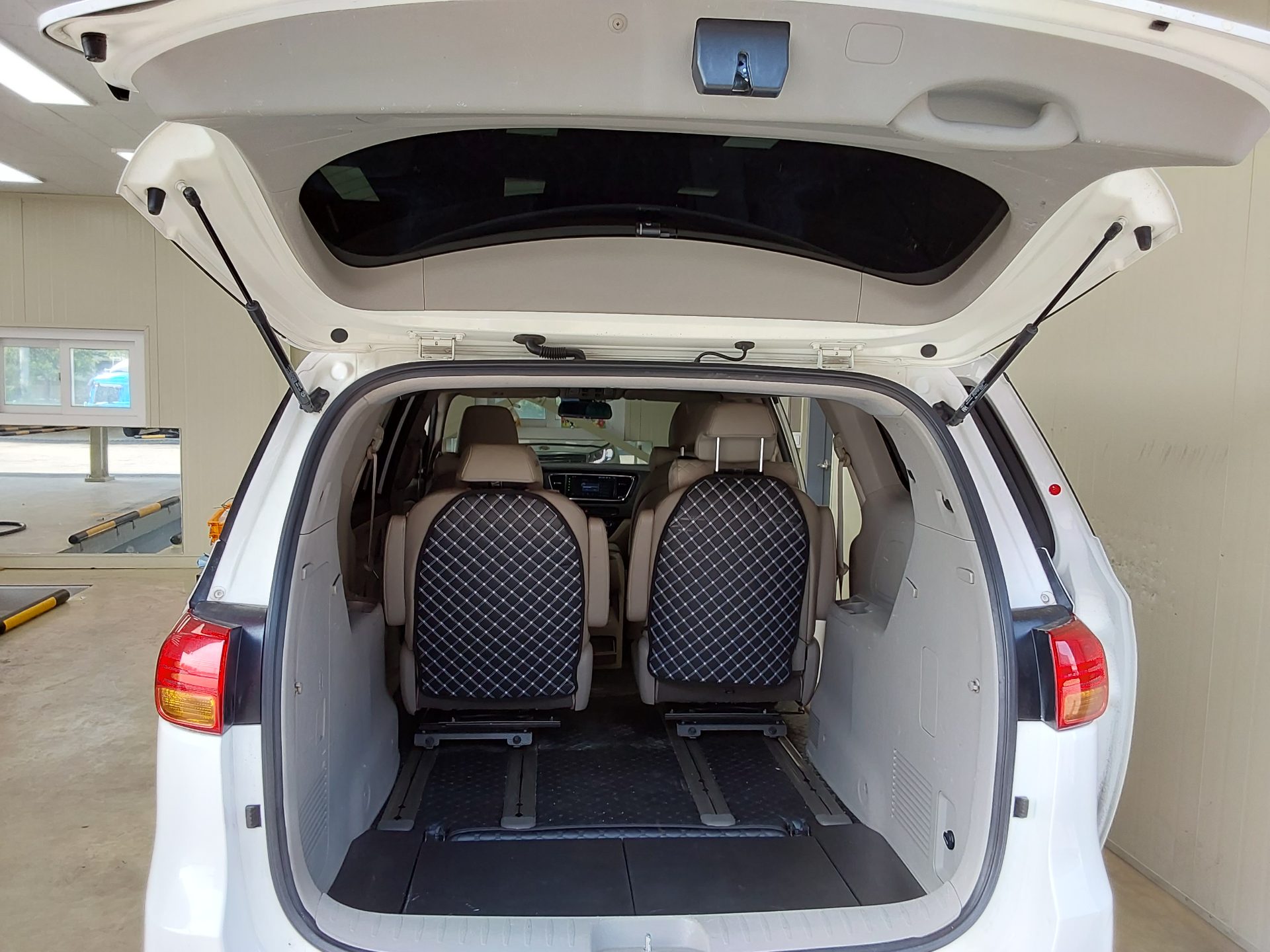 2016 - kia carnival