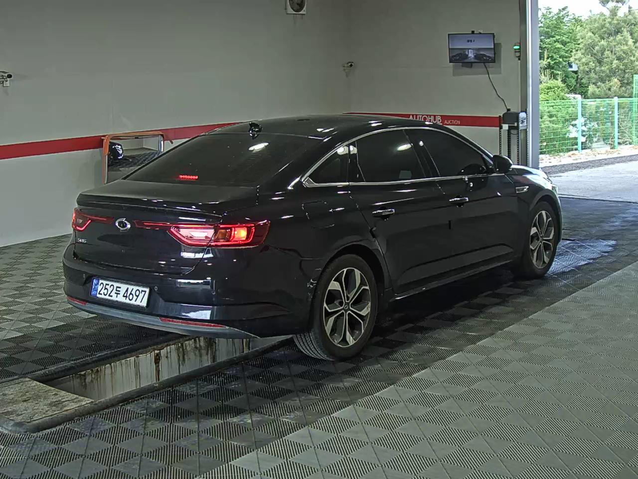 2019 - renault sm6