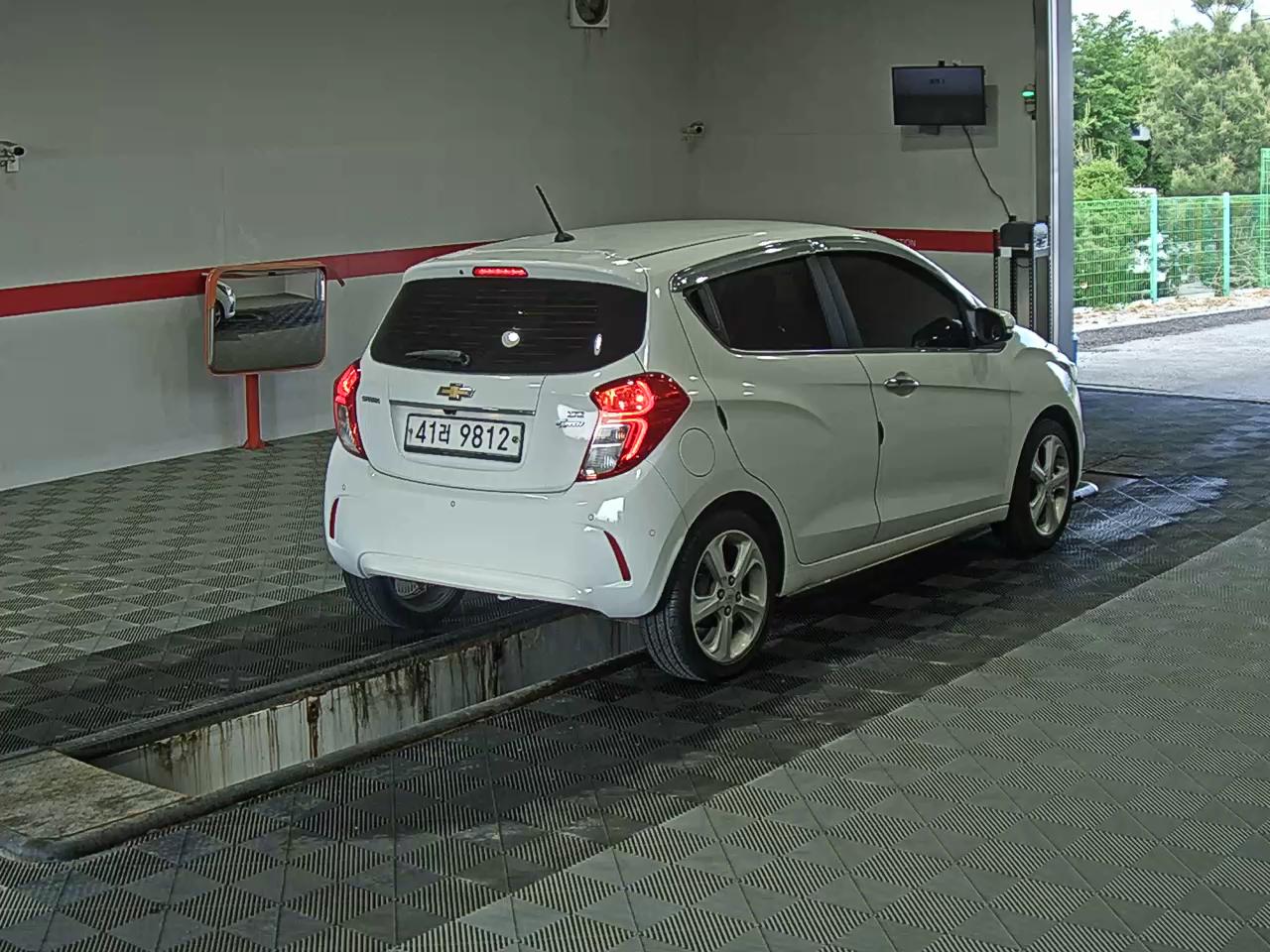 2016 - chevrolet spark