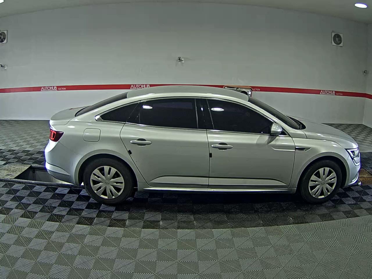 2019 - renault sm6