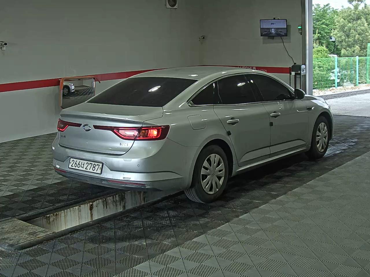 2019 - renault sm6