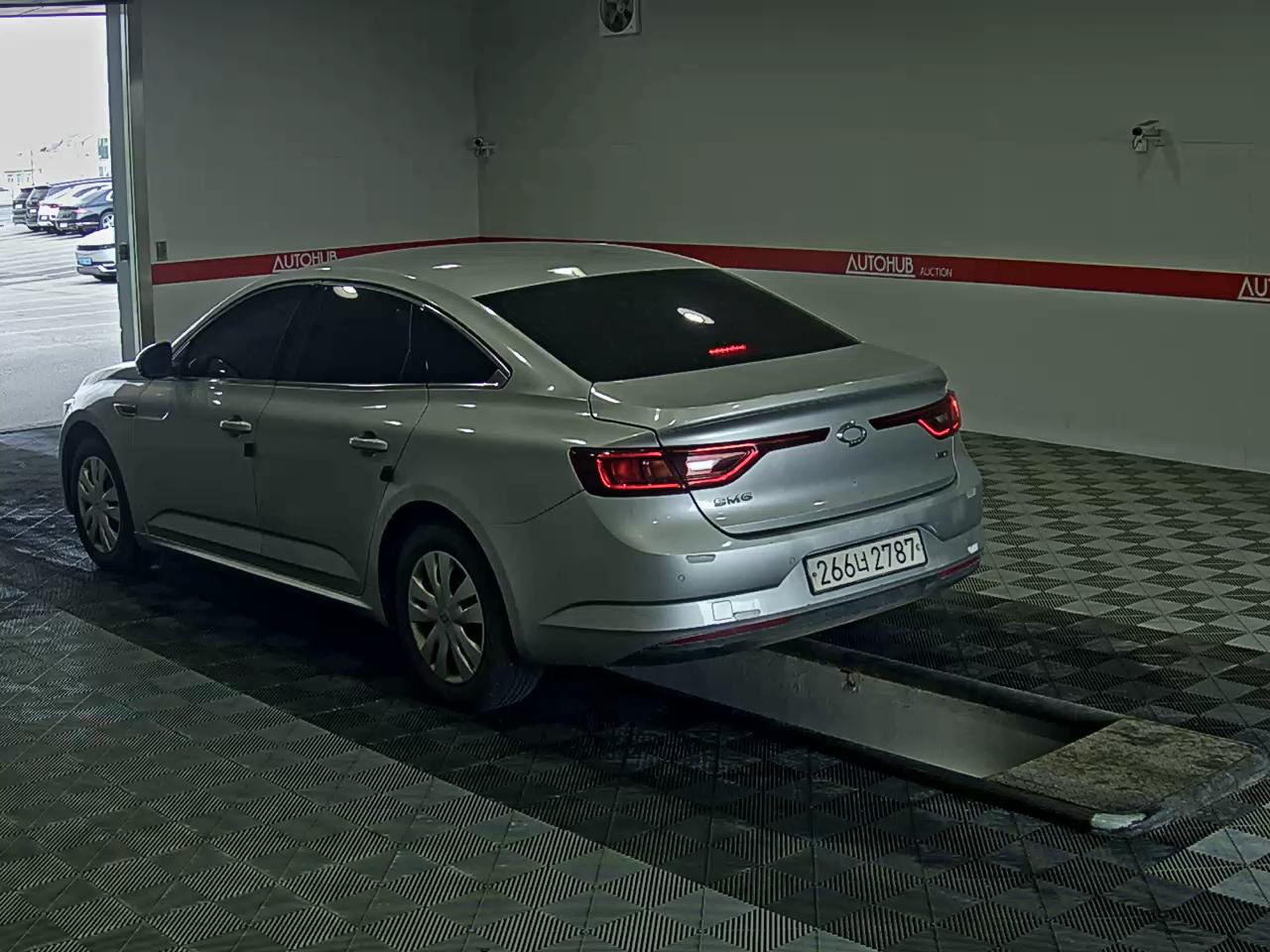 2019 - renault sm6