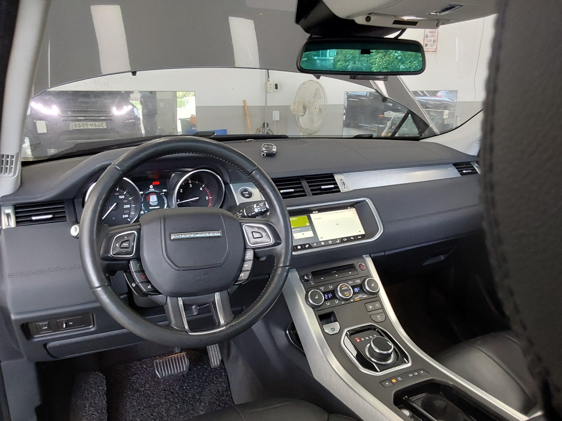 2018 - land rover range rover