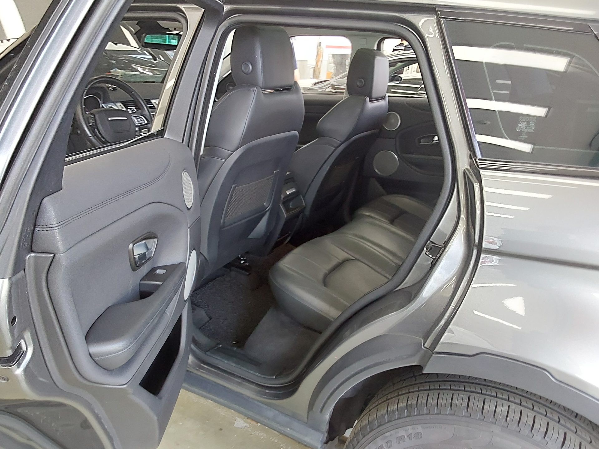 2018 - land rover range rover