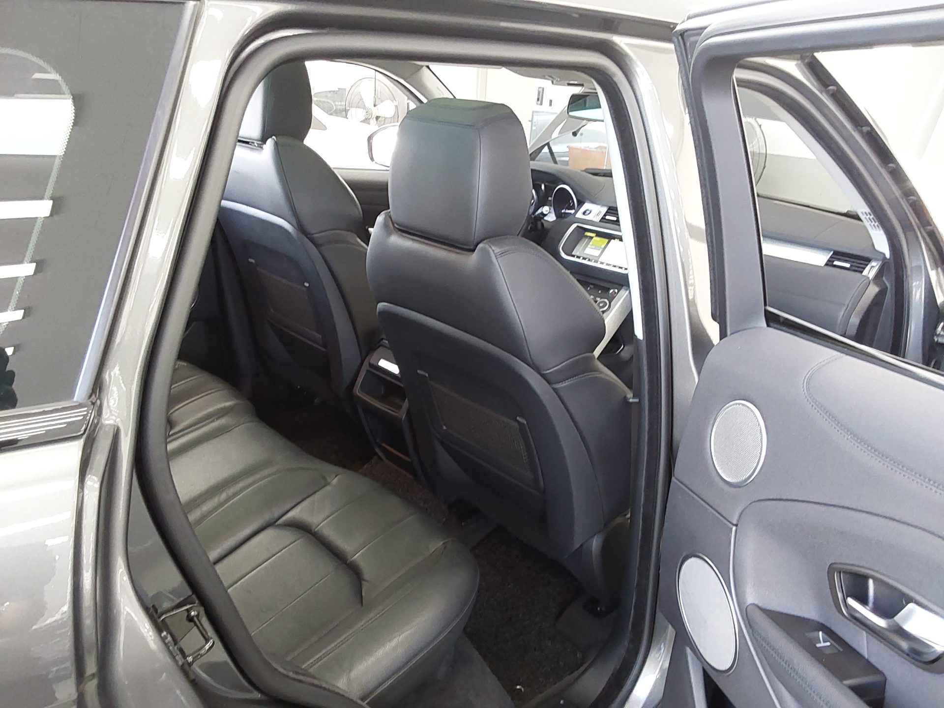 2018 - land rover range rover