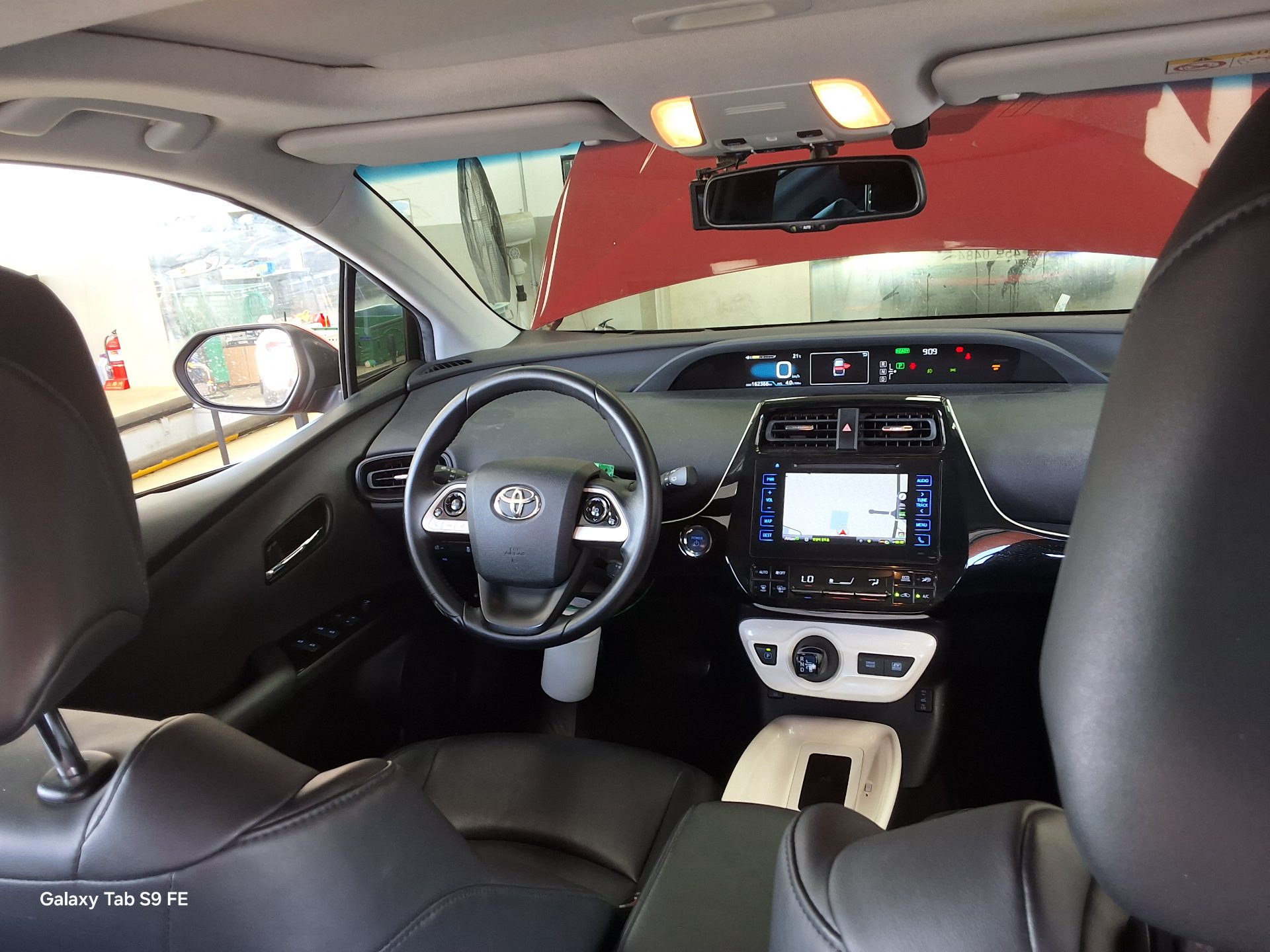 2016 - toyota prius