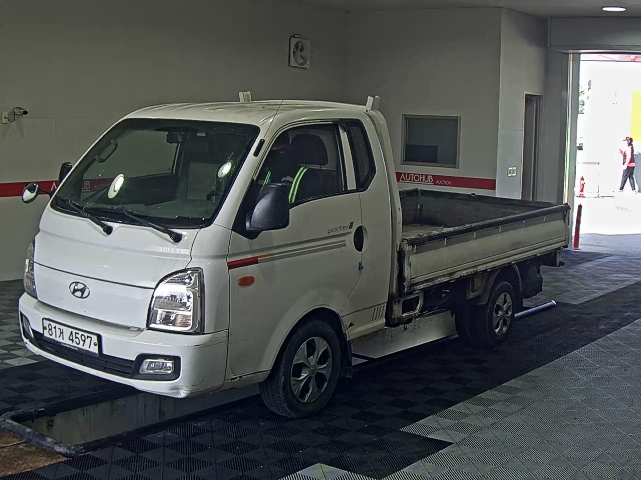 HYUNDAI PORTER II SUPER CAB EXTRA WHEELBASE