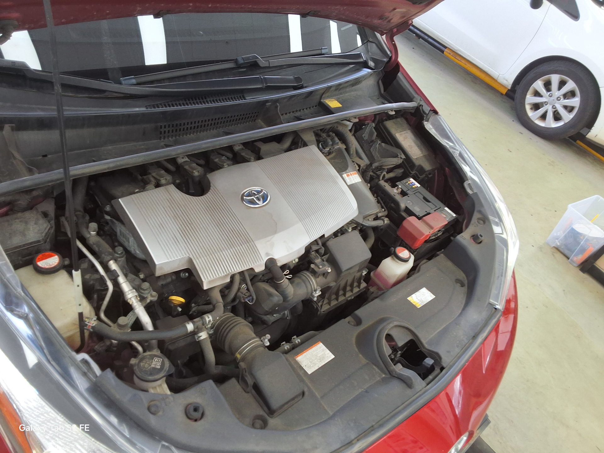 2016 - toyota prius
